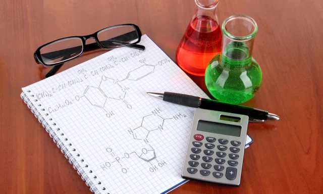 how_specialised_tuition_in_chemistry_helps_student_32533724_featured