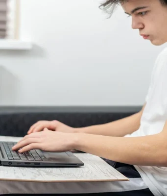 Why an Online Social Media Marketing Diploma Is Worth Considering