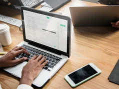 Why Confident English Speakers Still Struggle to Write a Simple Business Email